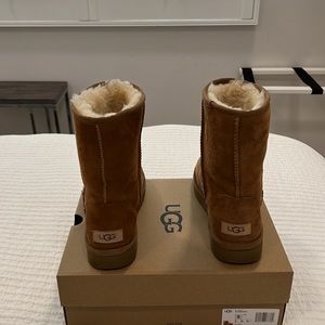 UGGS women classic short